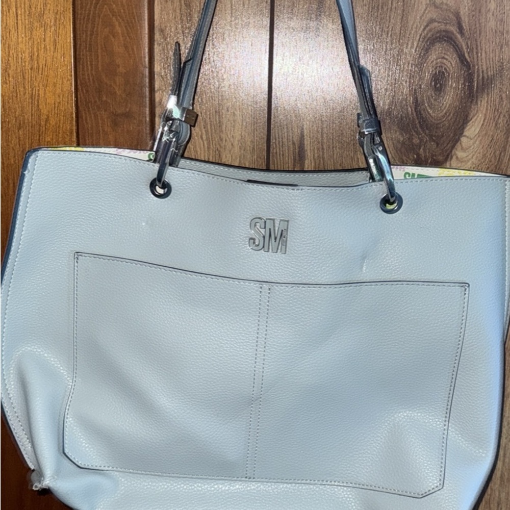 Steve Madden Gray Leather Tote Bag with Structured Design